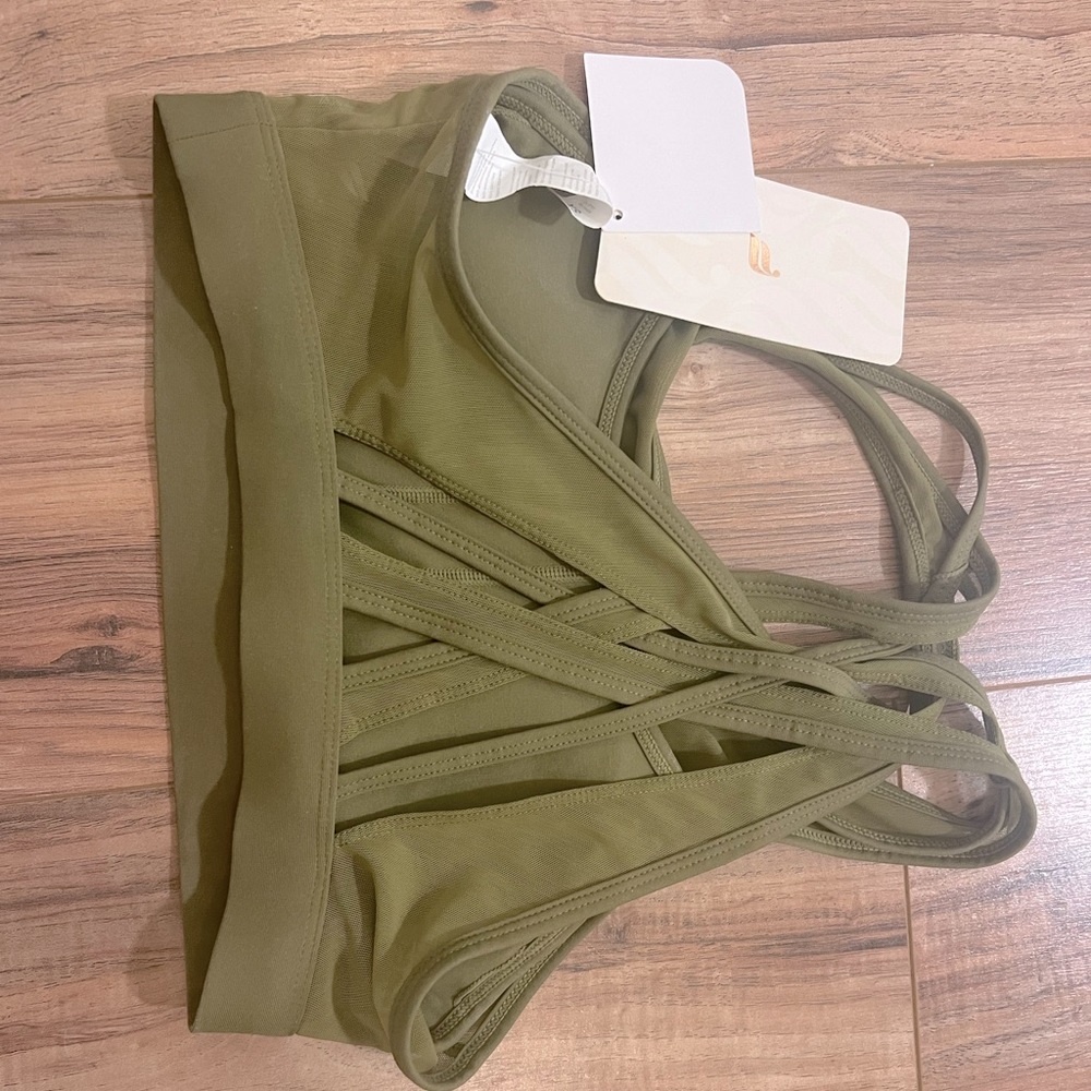 Fabletics Faye Sports Bra in olive green!  Never worn new with tags